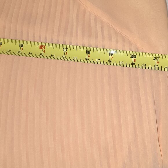 Jessica Simpson Peach Pleated Chiffon Sleeveless Blouse / Tank Size 1X - Picture 4 of 5